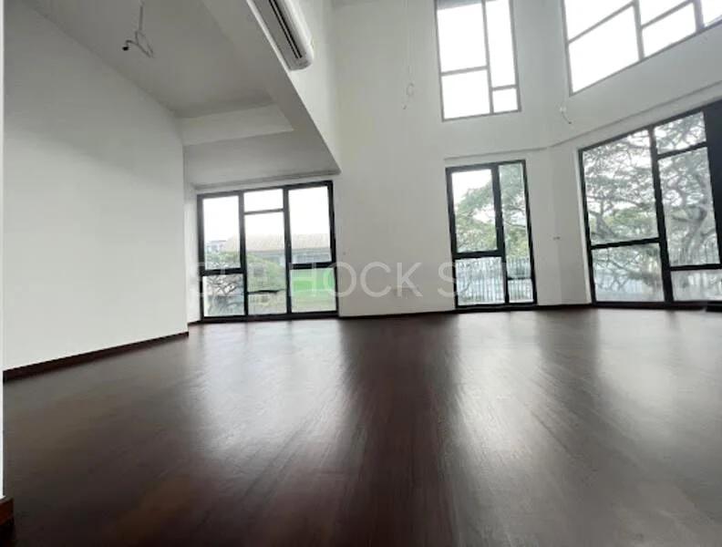 5 Bed Corner Terrace (Landed) for Sale in  Cashew Green - Image 1